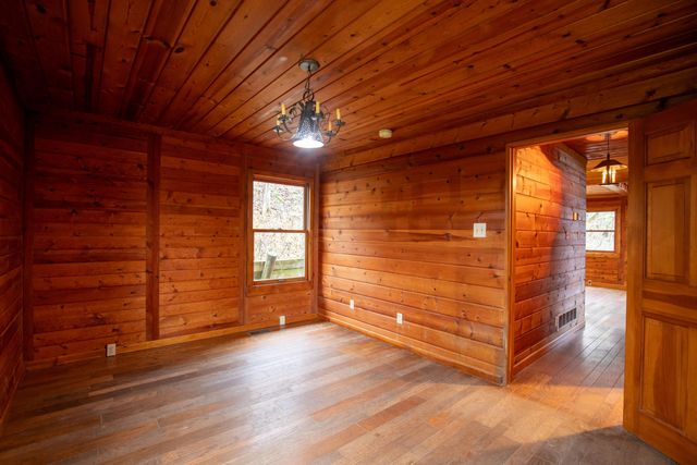 9530 Lower River Road, Burlington, KY 41005