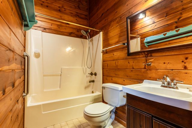 9530 Lower River Road, Burlington, KY 41005