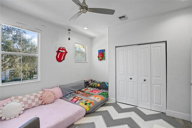 2913 Cascada Isles Way, Cooper City, FL 33024