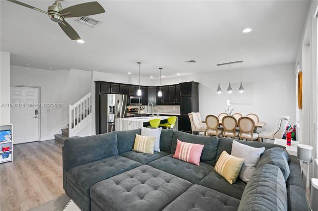 2913 Cascada Isles Way, Cooper City, FL 33024