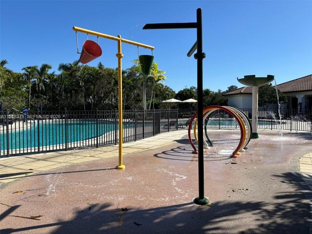 2913 Cascada Isles Way, Cooper City, FL 33024