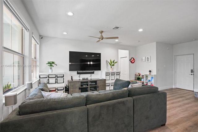 2913 Cascada Isles Way, Cooper City, FL 33024