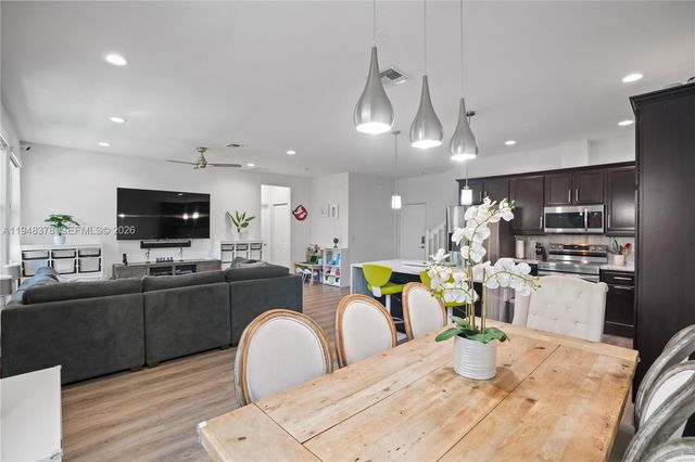 2913 Cascada Isles Way, Cooper City, FL 33024