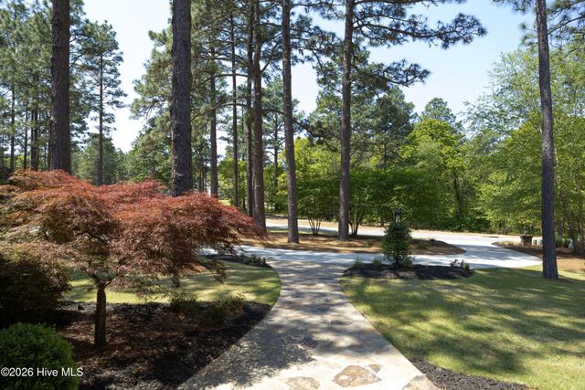 35 Quaker Ridge Road, Pinehurst, NC 28374