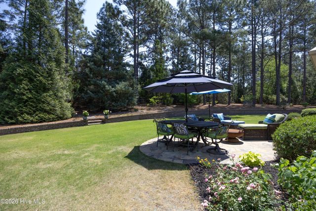 35 Quaker Ridge Road, Pinehurst, NC 28374