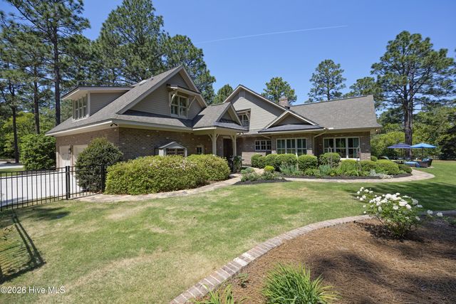 35 Quaker Ridge Road, Pinehurst, NC 28374