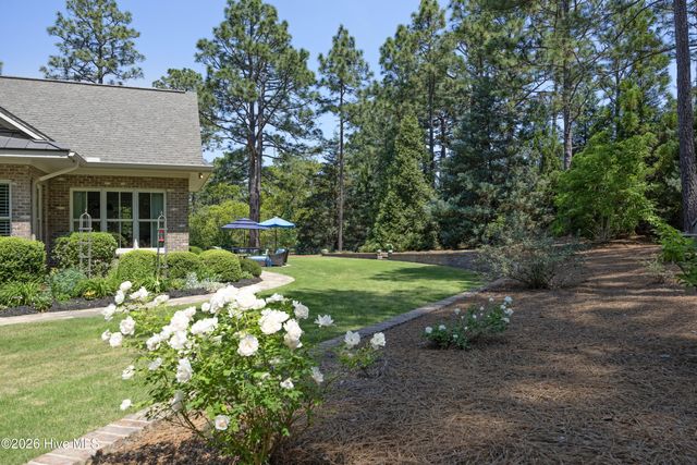 35 Quaker Ridge Road, Pinehurst, NC 28374