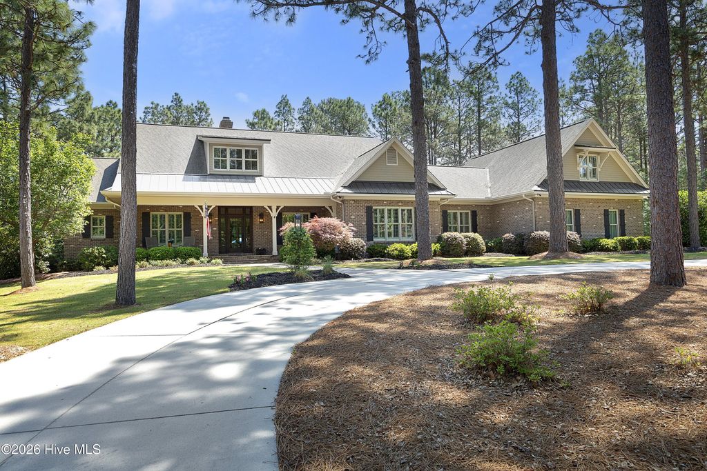 35 Quaker Ridge Road, Pinehurst, NC 28374