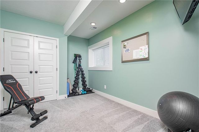 1005 SE Wood Ridge Court, Blue Springs, MO 64014