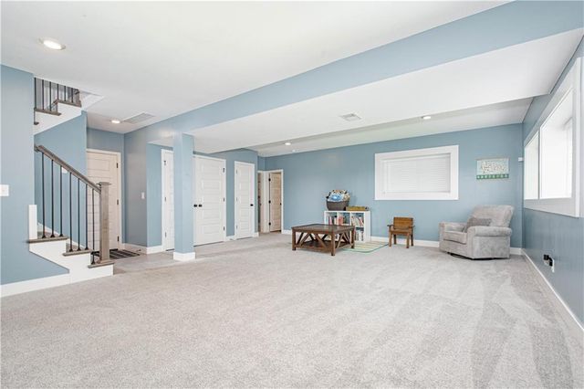 1005 SE Wood Ridge Court, Blue Springs, MO 64014