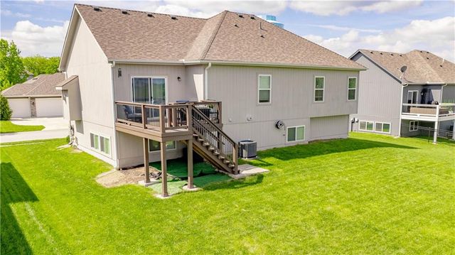 1005 SE Wood Ridge Court, Blue Springs, MO 64014