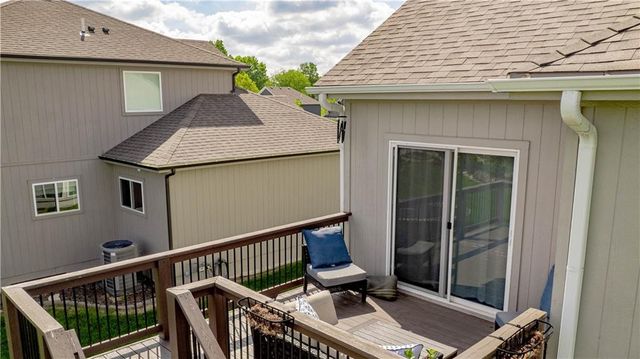 1005 SE Wood Ridge Court, Blue Springs, MO 64014