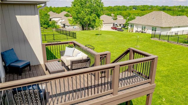 1005 SE Wood Ridge Court, Blue Springs, MO 64014