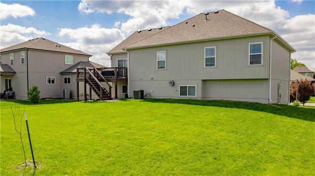 1005 SE Wood Ridge Court, Blue Springs, MO 64014
