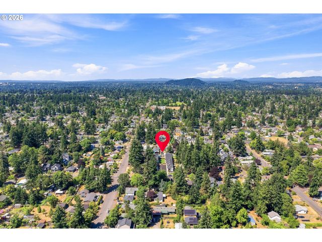 6033 Se TENINO St C, Portland, OR 97206