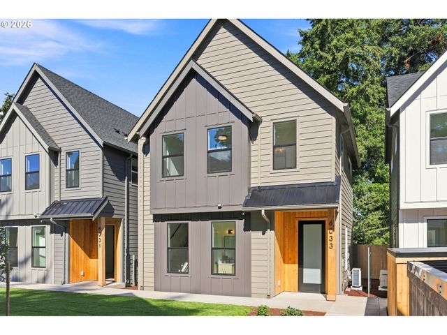 6033 Se TENINO St C, Portland, OR 97206