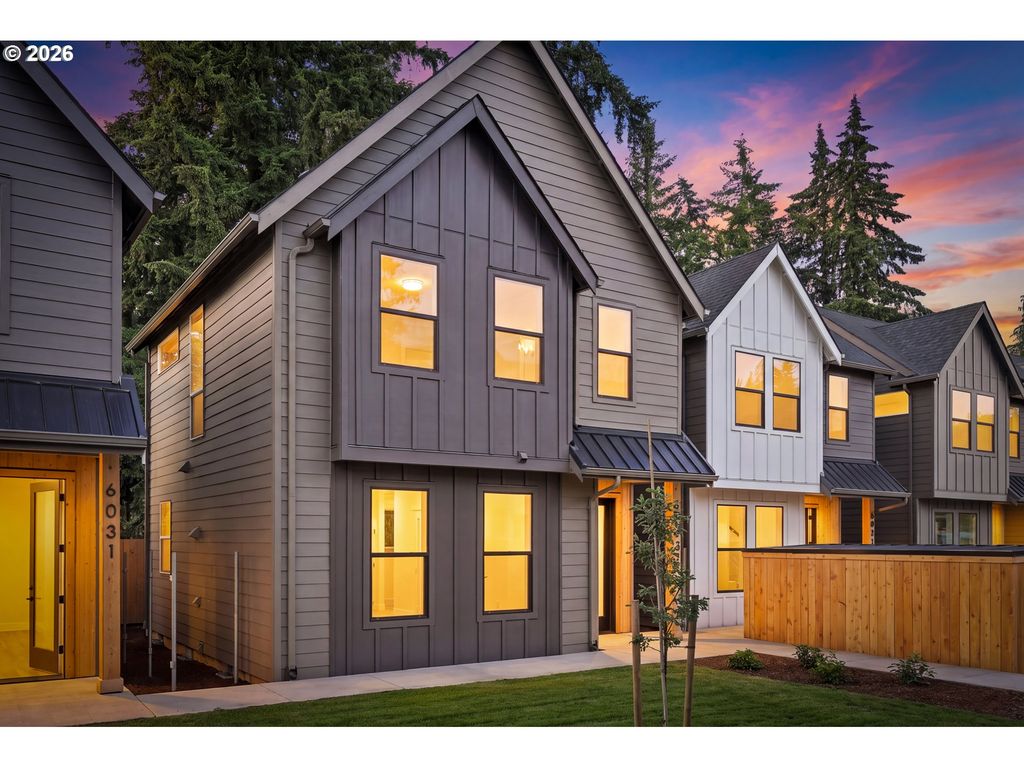 6033 Se TENINO St C, Portland, OR 97206