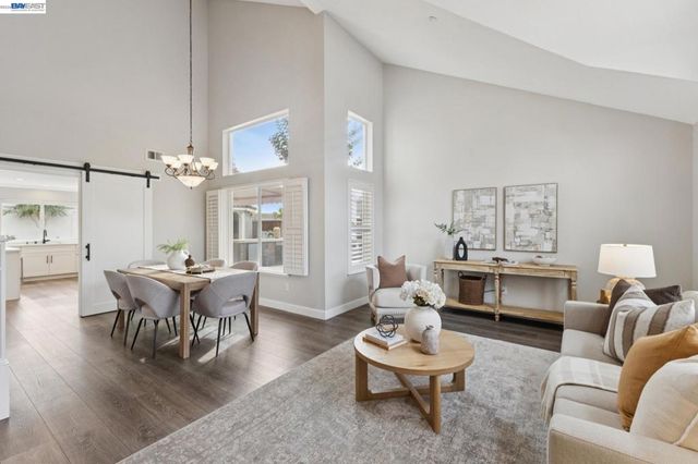 257 Summertree Dr, Livermore, CA 94551