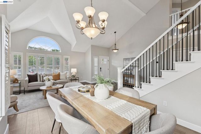 257 Summertree Dr, Livermore, CA 94551