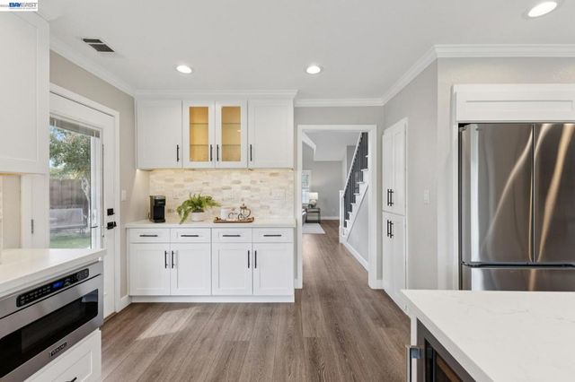 257 Summertree Dr, Livermore, CA 94551