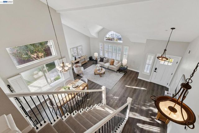 257 Summertree Dr, Livermore, CA 94551