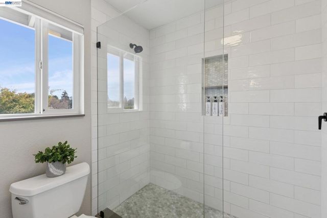 257 Summertree Dr, Livermore, CA 94551