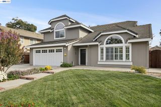 257 Summertree Dr, Livermore, CA 94551