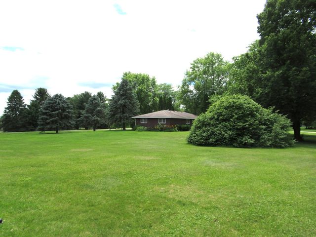 1N321 Country Life Drive, Maple Park, IL 60151