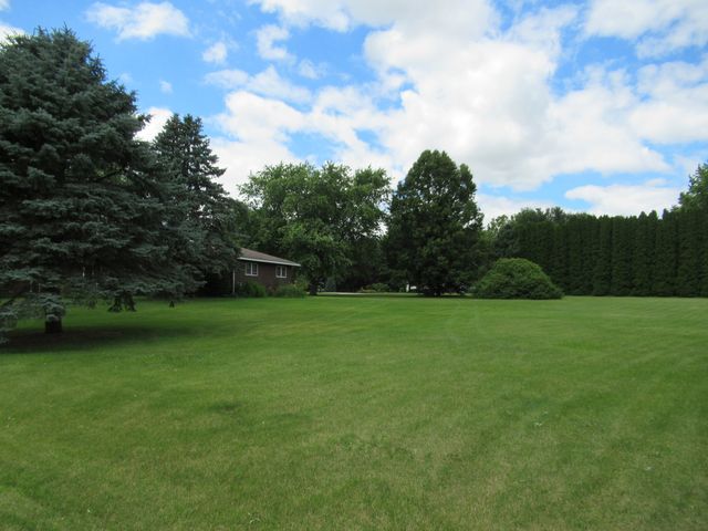 1N321 Country Life Drive, Maple Park, IL 60151