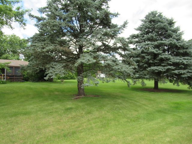1N321 Country Life Drive, Maple Park, IL 60151