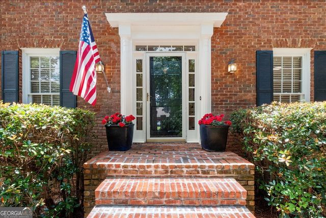 153 Lakeside Drive NW, Kennesaw, GA 30144