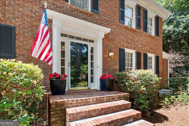 153 Lakeside Drive NW, Kennesaw, GA 30144