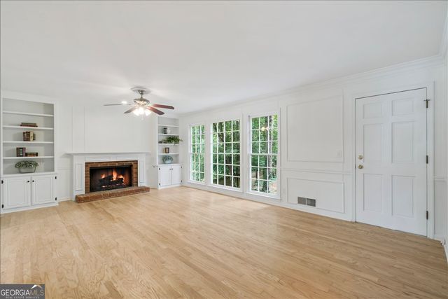 153 Lakeside Drive NW, Kennesaw, GA 30144