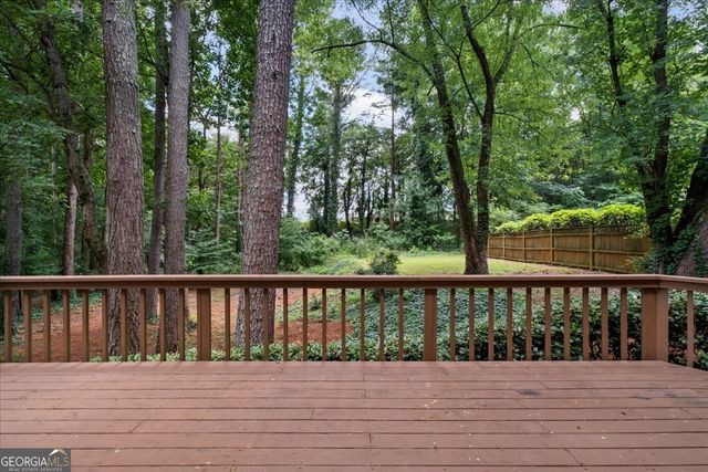153 Lakeside Drive NW, Kennesaw, GA 30144