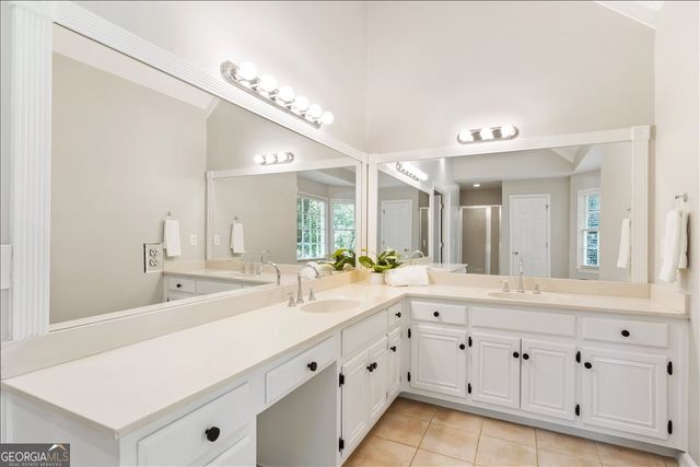 153 Lakeside Drive NW, Kennesaw, GA 30144