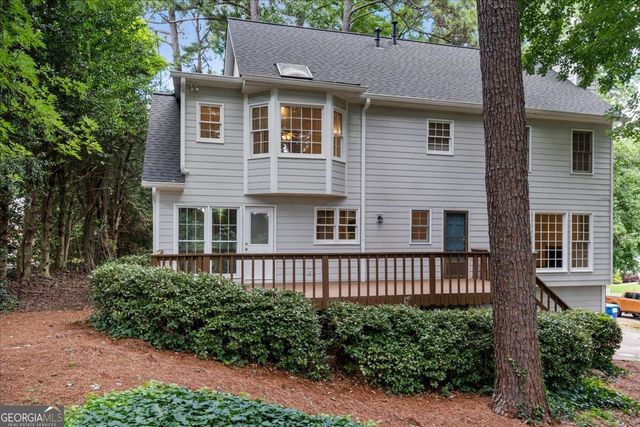 153 Lakeside Drive NW, Kennesaw, GA 30144