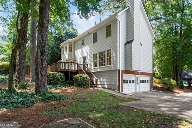 153 Lakeside Drive NW, Kennesaw, GA 30144
