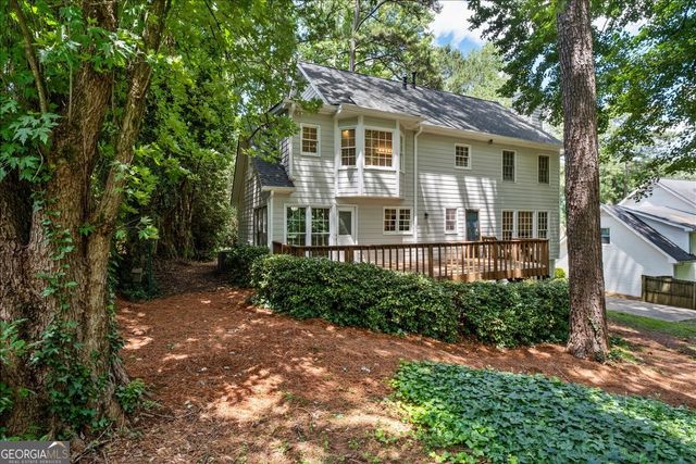 153 Lakeside Drive NW, Kennesaw, GA 30144