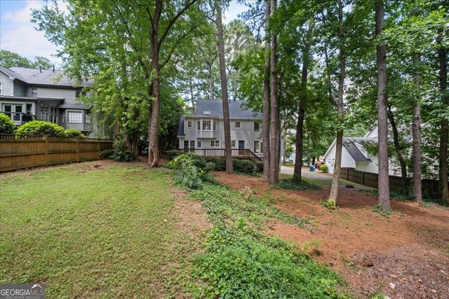 153 Lakeside Drive NW, Kennesaw, GA 30144