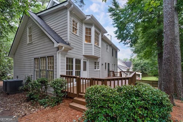153 Lakeside Drive NW, Kennesaw, GA 30144