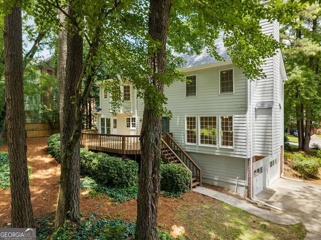 153 Lakeside Drive NW, Kennesaw, GA 30144