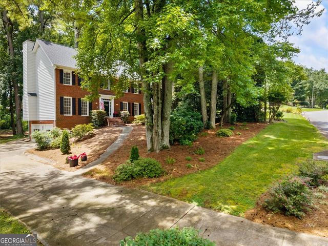 153 Lakeside Drive NW, Kennesaw, GA 30144