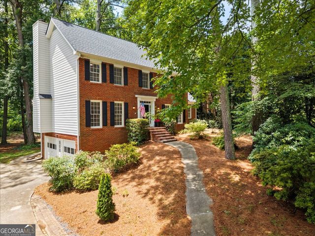 153 Lakeside Drive NW, Kennesaw, GA 30144