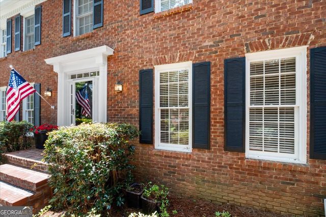 153 Lakeside Drive NW, Kennesaw, GA 30144