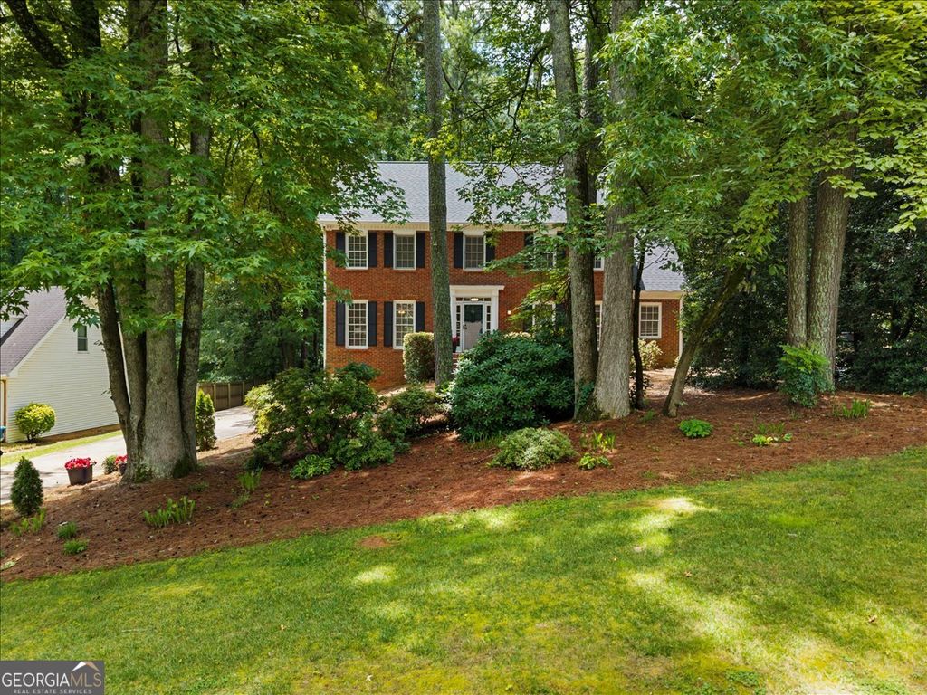 153 Lakeside Drive NW, Kennesaw, GA 30144
