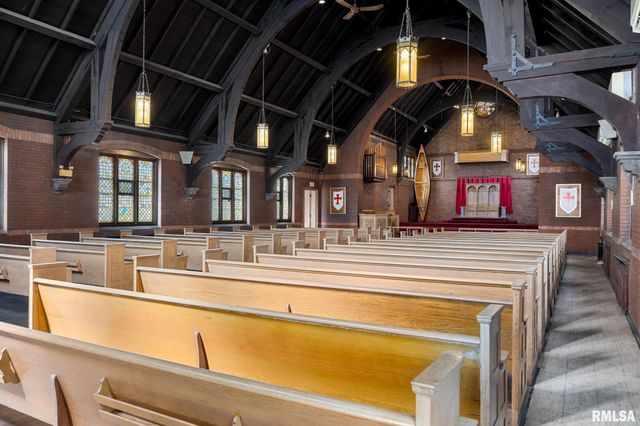 1601 NE MADISON Avenue, Peoria, IL 61603