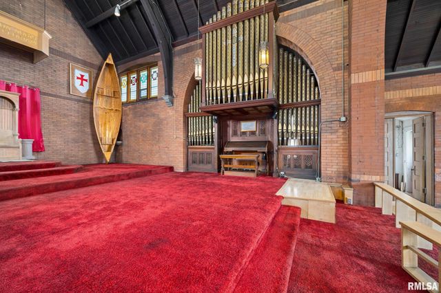 1601 NE MADISON Avenue, Peoria, IL 61603