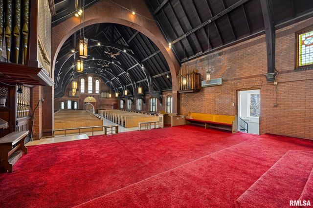 1601 NE MADISON Avenue, Peoria, IL 61603