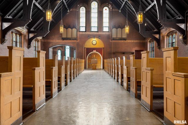 1601 NE MADISON Avenue, Peoria, IL 61603