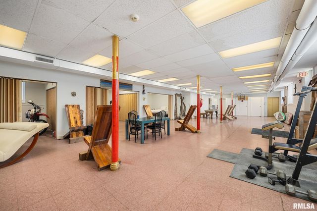 1601 NE MADISON Avenue, Peoria, IL 61603